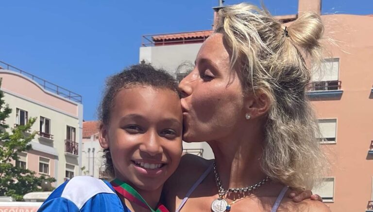 FILHA MAIS VELHA DE LUCIANA ABREU ESTÁ EM COLÉGIO INTERNO